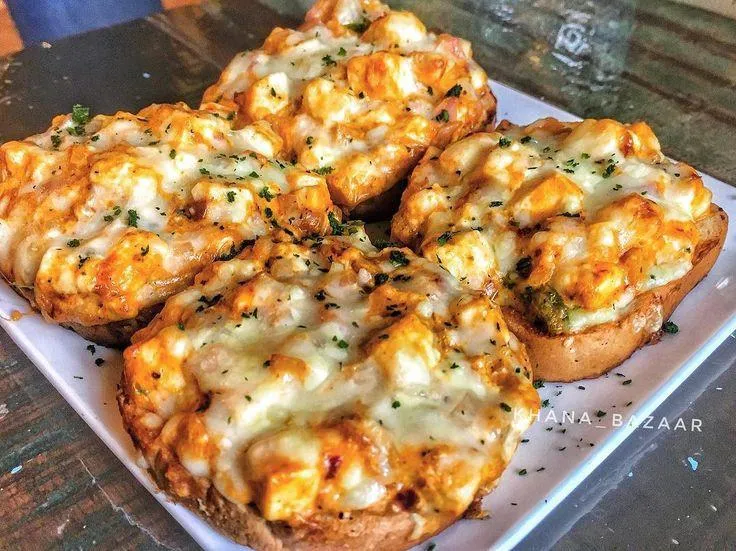 Paneer Tikka Garlic Bread