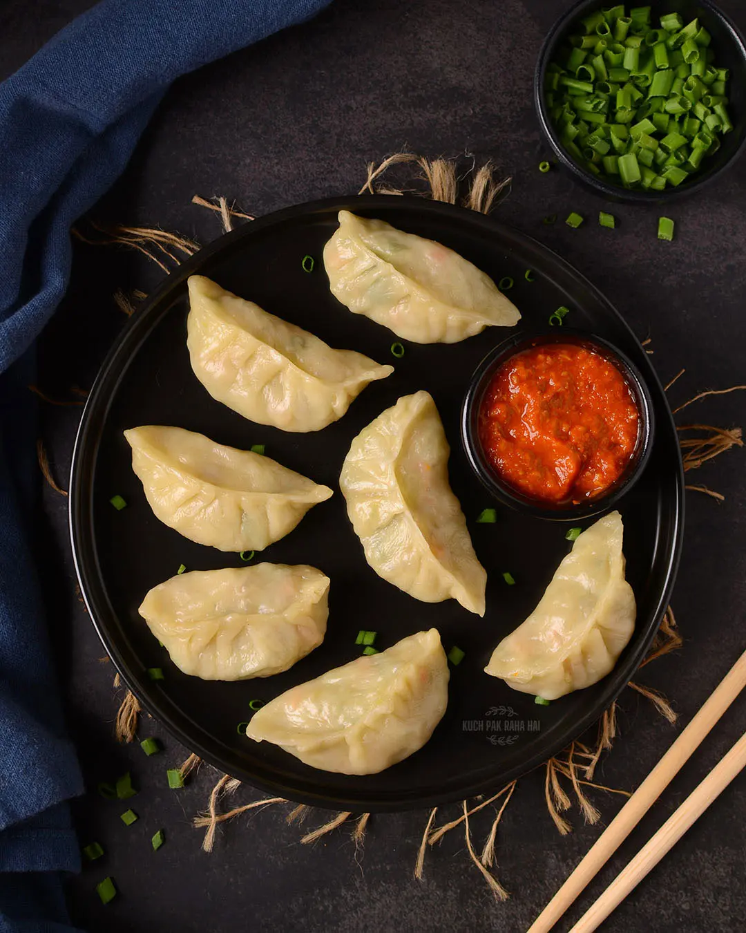 Momos