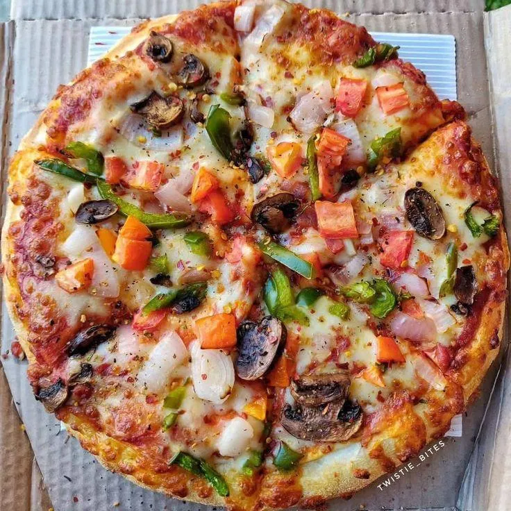 Regular Veg Cheese Pizza